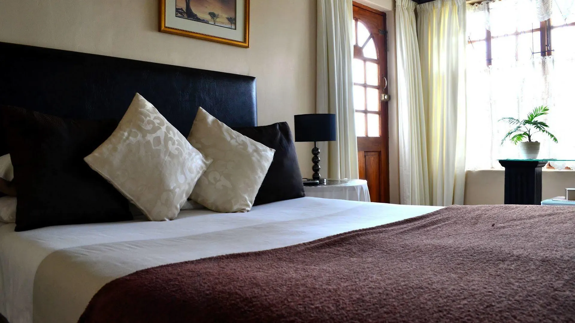 9 On Rigg Self Catering Accommodation South Africa